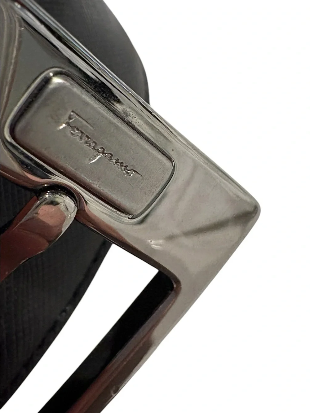 Salvatore Ferragamo - Men's Leather Belt. Black. Size 40